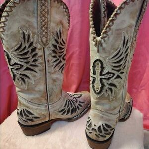J.B. Dillon detailed  hearts ❤️and wings Boots excellent! Worn 1x for wedding !